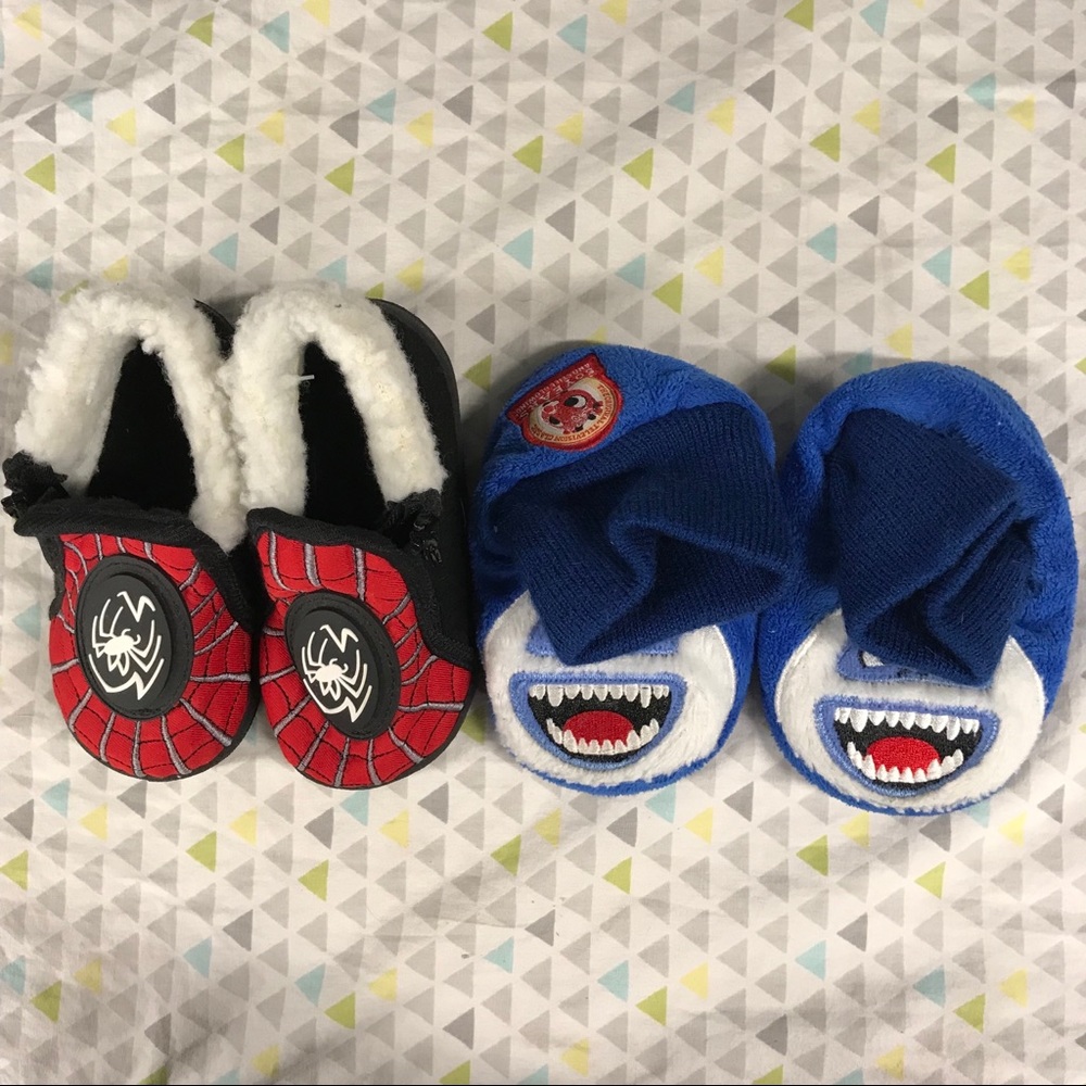 2 pairs of winter booties